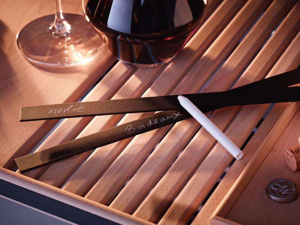 Tủ Bảo Quản Rượu Vang Miele KWT 6722 iGS